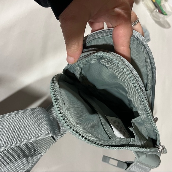 Nike Men's Light Green Mini Cross Body Bag - Picture 11 of 11